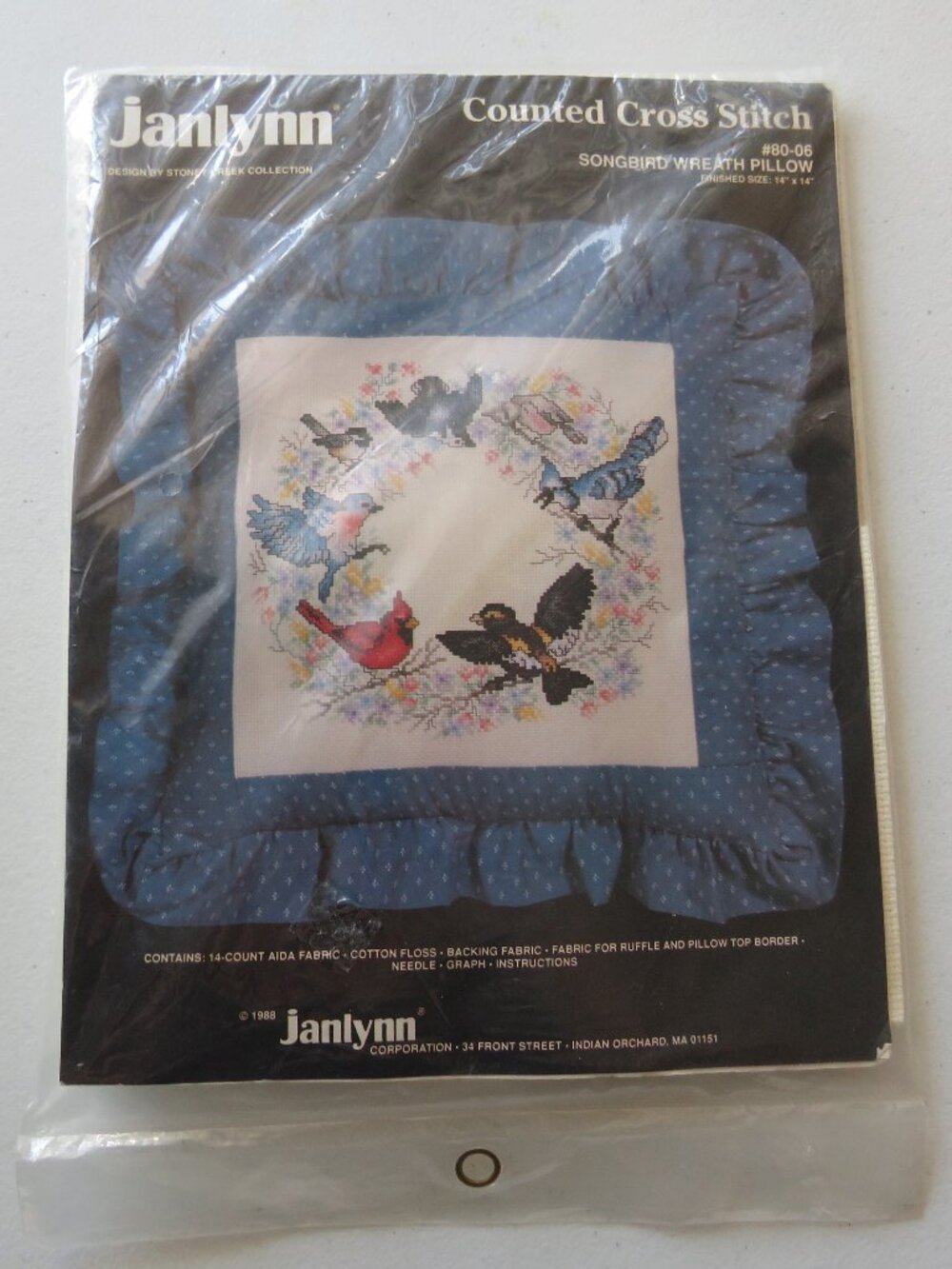 Songbird Wreath Pillow Janlynn Cross Stitch Kit Stoney Creek Collection Vint kit